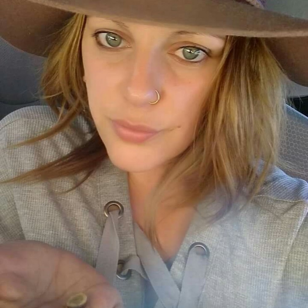 Meet your Posher, Lisa louwho/